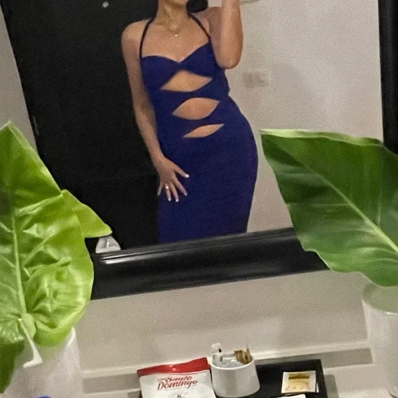 NORMA KAMALI
Peekaboo Mio Midi Dress - Picture 4 of 4